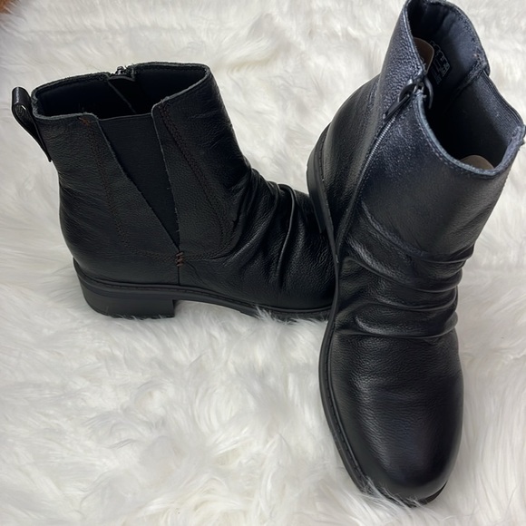 🆕 Clarks Collection Hearth Rose Black Leather Zipper Boots Size 9.5 - Picture 9 of 13